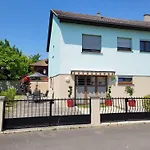 アパート Au Petit Bonheur オルブール