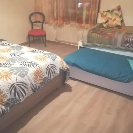 Au Petit Bonheur アパート *