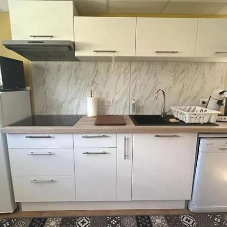 アパート Au Petit Bonheur オルブール