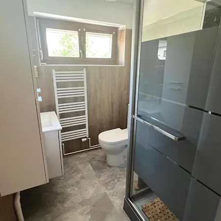 Au Petit Bonheur 赫伯格