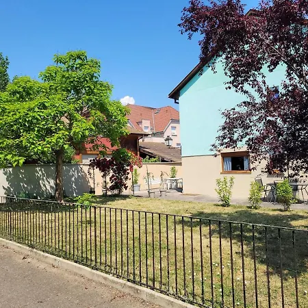 Au Petit Bonheur *